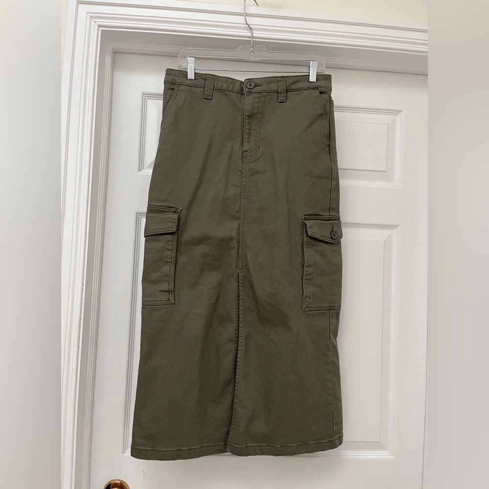 BCBGeneration Olive Cargo skirt women’s large